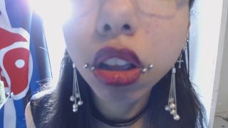 online adult clip 40 Miss Alice the Goth – Smearing Red Lipstick and Wiping It Off, amateur russian tits on solo female -2