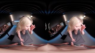VR Threesome Massage: Amalia Davis's Ultimate Creampie Orgy!-5