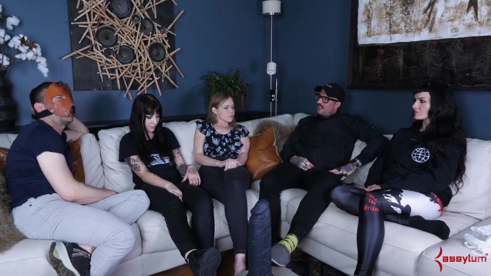The Gang Hangs After the Gangbang Sex Clip Video Porn Dow...