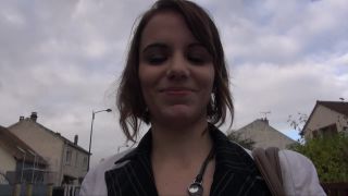 La FRANCEa Poil - On recrute Alyzee dans la rue: aussi mignonne que nymphomane! - Hardcore-1