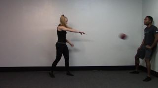 Bunnyn Wolf Ballbusting Video Sex Download Porn-2