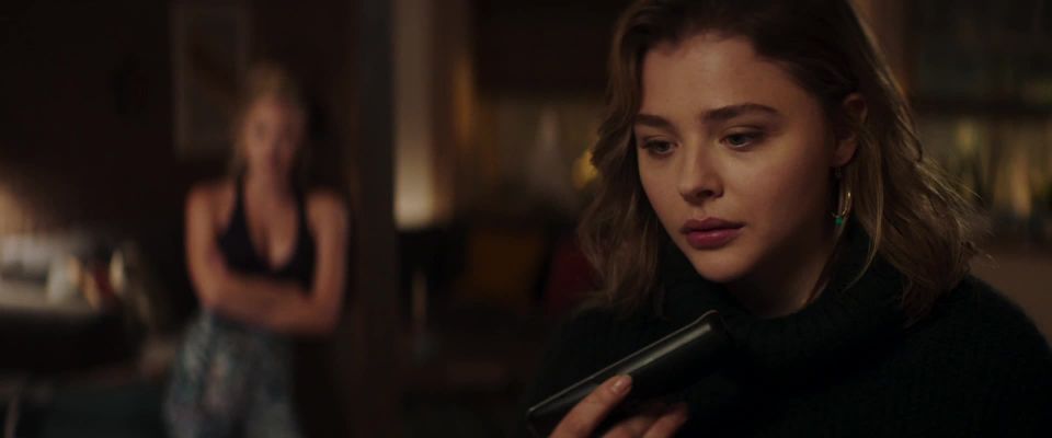 Chloe Grace Moretz, Maika Monroe - Greta (2018) HD 1080p - (Celebrity porn)