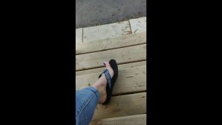 Fetish porn Sloans Paws Sloans Paws aka sloan_paws - 06-01-2019 OnlyFans Video - Watch me dangle my favorite pair of flip flops video-6