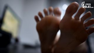 Czech SolesOffice POV Foot Worship - Kettu's Bare Feet In High Heels (Czech Soles, Wrinkly Soles, Sexy Feet,) - 1080p-5