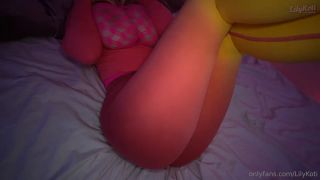 Lily Koti Discreet Self-Teasing in Leggings-1