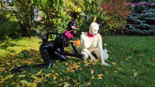 7126 Honeyhair - Kitties In The Garden-2