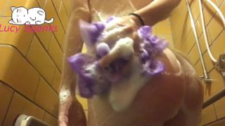 M@nyV1ds - LucySpanks - Public Shower Fun-3