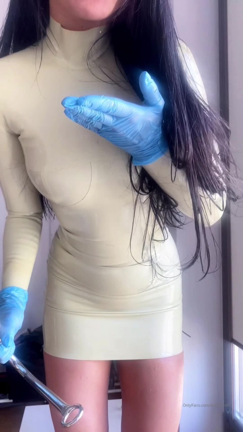 20-04-01 17341622 Evil Doctor welcome  No worries  I just need to examine aaaall your holes (  ) 1080x1920
