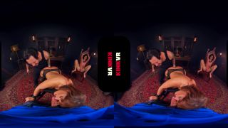 Proper Piggy Play (29.10.2019) / 4K bdsm Kacie Castle, Syren de Mer-3