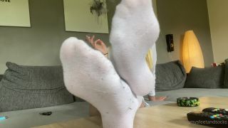 Emmyfeetandsocks 05-06-2021-2128387938-Sit down and enjoy Foot!-3