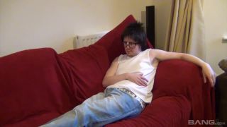 Curvy Brunette With Big Tits And A Round Ass Gets Fucked By A Nerdy  Dude-2