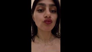 Mature Naked Mia Khalifa Chatting In Livestream Mia Khalifa-9