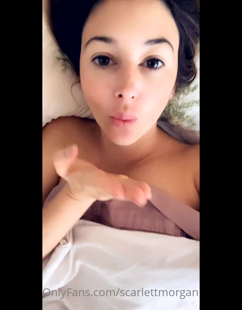 Scarlett Morgan Scarlettmorgan - greeting from my bed 26-05-2020