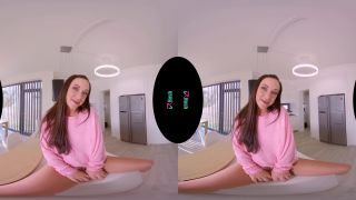 Porn online VRHush presents Good Morning! Let’s Have Breakfast – Vinna Reed-9