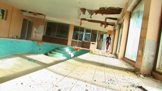 7509 Derelict Swimming Pool - Mistress Hannah Price-1