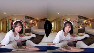 3DSVR-0817 ぷっくりエロ唇のキス魔な年下彼女と 最初から最後までずうっ～と甘えキス・本気ベロちゅうで キス100回以上のラブラブ濃密な聖夜VR！ 宮島めい-5