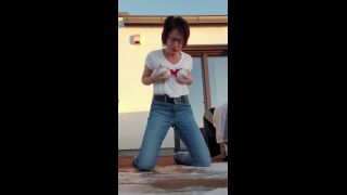 [K2S.CLUB] JulieEroticDress - Ich Spritze in Meine Jeans Auf Dem Balkon - HD 720P-2