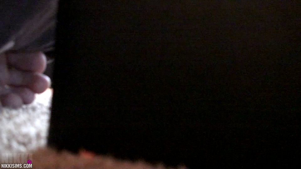 Nikki Sims - Sybian Unboxing