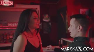 Mariska X Mariska get's both holes filled (Anal porn)-1