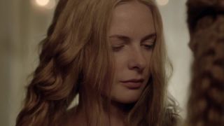 Rebecca Ferguson Topless - The White Queen 2013 s01e02-4