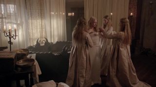 Rebecca Ferguson Topless - The White Queen 2013 s01e02-7