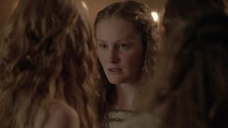 Rebecca Ferguson Topless - The White Queen 2013 s01e02-9