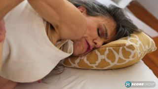 Skinny Mature with plastic boobs get´s fucked in the ass.1080p.mp4-7