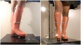 7104 Amateur Rough Bootjob in Pink Hunter Boots 2-7