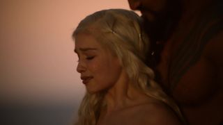 Emilia Clarke – Game of Thrones s01 (2011) HD 1080p!!!-6