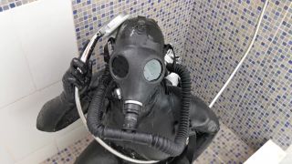 VickyDeVika - Cold Shower In Black Latex.-5