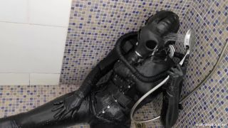 VickyDeVika - Cold Shower In Black Latex.-6