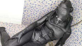VickyDeVika - Cold Shower In Black Latex.-9