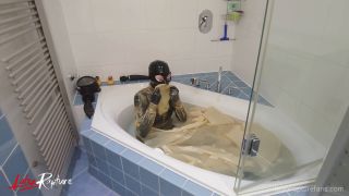 The rubber bath - wrapping.-9