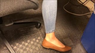 Candid brown flats shoeplay!?-3