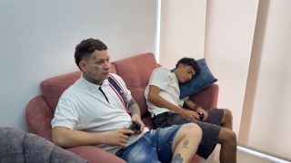 6240 Me Aprovecho Mientras Mi Marido Descansa Para Que El Mej...-3
