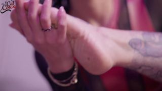 [K2S.CLUB] Cat-Coxx - Krasser foot und blowjob von 2 geilen Schlampen Das lässt ihn hart absp... - FullHD 1080P-1