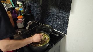 Home cooking - Грибной суп с салатом и говядиной-8