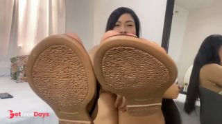 [GetFreeDays.com] SAKURAYEN hace show sucio con sus pies los chupa y escupe y tambien escupe sus ricas tetas Sex Leak November 2022-0