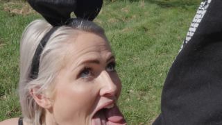 Meiden Van Holland with Mel in Buitensex voor paashaasje Mel.-1