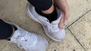 Onlyfans - Goddess Suzie - goddesssuzie26 - goddesssuziePost run these feet need to breathe The smell hits you like a train when my feet pop out - 25-08-2021-1