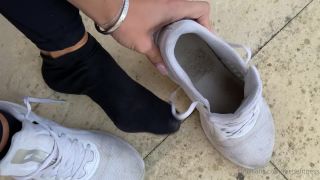 Onlyfans - Goddess Suzie - goddesssuzie26 - goddesssuziePost run these feet need to breathe The smell hits you like a train when my feet pop out - 25-08-2021-5