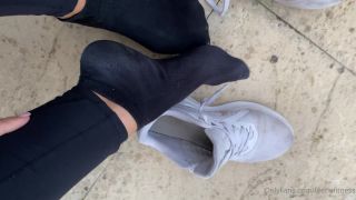 Onlyfans - Goddess Suzie - goddesssuzie26 - goddesssuziePost run these feet need to breathe The smell hits you like a train when my feet pop out - 25-08-2021-9