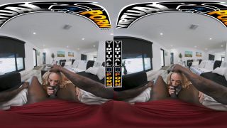 Stephanie Love - Is In The Air Ultra HD 4K 2880p - Oculus rift-2