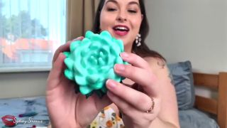 Toy Review FAUX PHALLUS SEX GRINDERS - DAHLIA and MONSTERA VIBE SLEEVE REVIEW - Sydney Screams-1