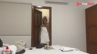 [GetFreeDays.com] Me quedo en el mismo cuarto del hotel con mi hermanastra y terminamos mal Porn Film February 2023-0