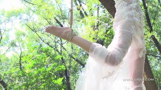 rope bondage shibari public outdoor suspension-2