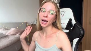 Femdom Benefits of eating another mans C U M-5