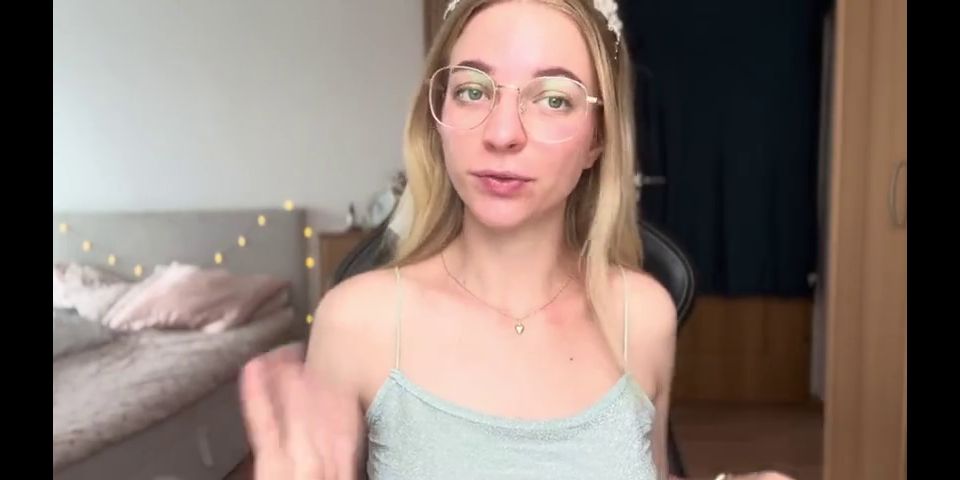 Femdom Benefits of eating another mans C U M
