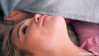 Video Nicole Aniston, Chloe Rose : MILF Double Teams Little Golddig...-2