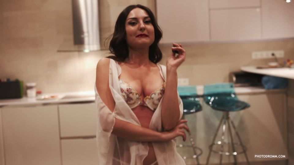 Online porn - Photodromm presents – 2019.01.21 – Melanie – The Crazy Kitchen teens